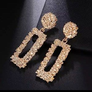 Meet your Posher, Pocha